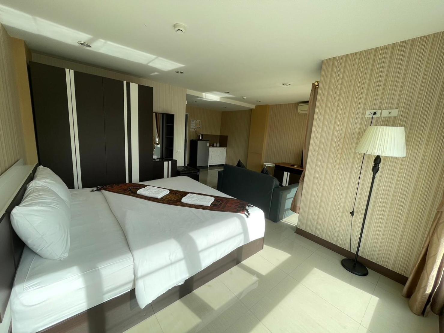 H2Do Hotel Ban Khlong Sanam Phli Exteriör bild