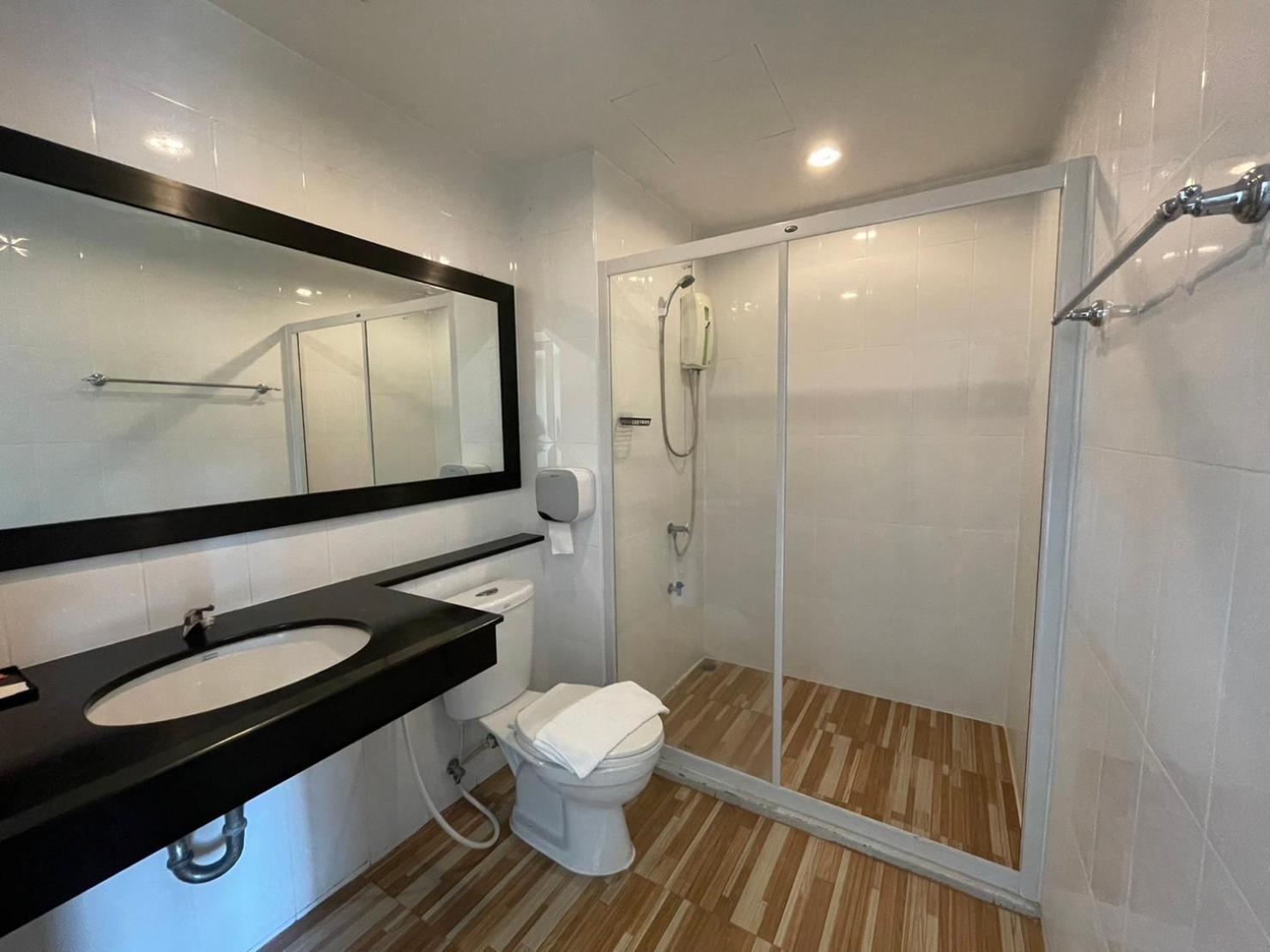 H2Do Hotel Ban Khlong Sanam Phli Exteriör bild
